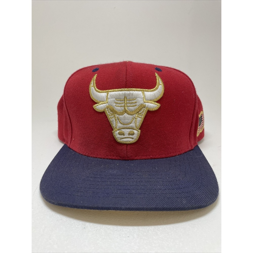 Chicago Bulls NBA Mitchell & Ness‎ Snapback Hat Red / Gold